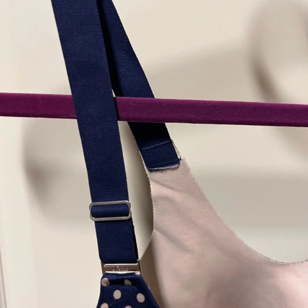 🐸 Soma Polka dot Banishing back Bra size 38D. Like new. Cute ! - Picture 3 of 4